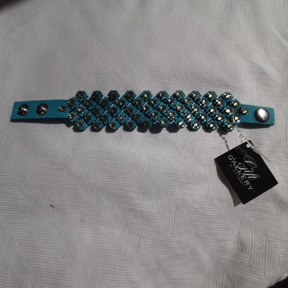 Rhinestone studded wrist wrap/bracelet. Faux Leather. Reversible. - Picture 6 of 10